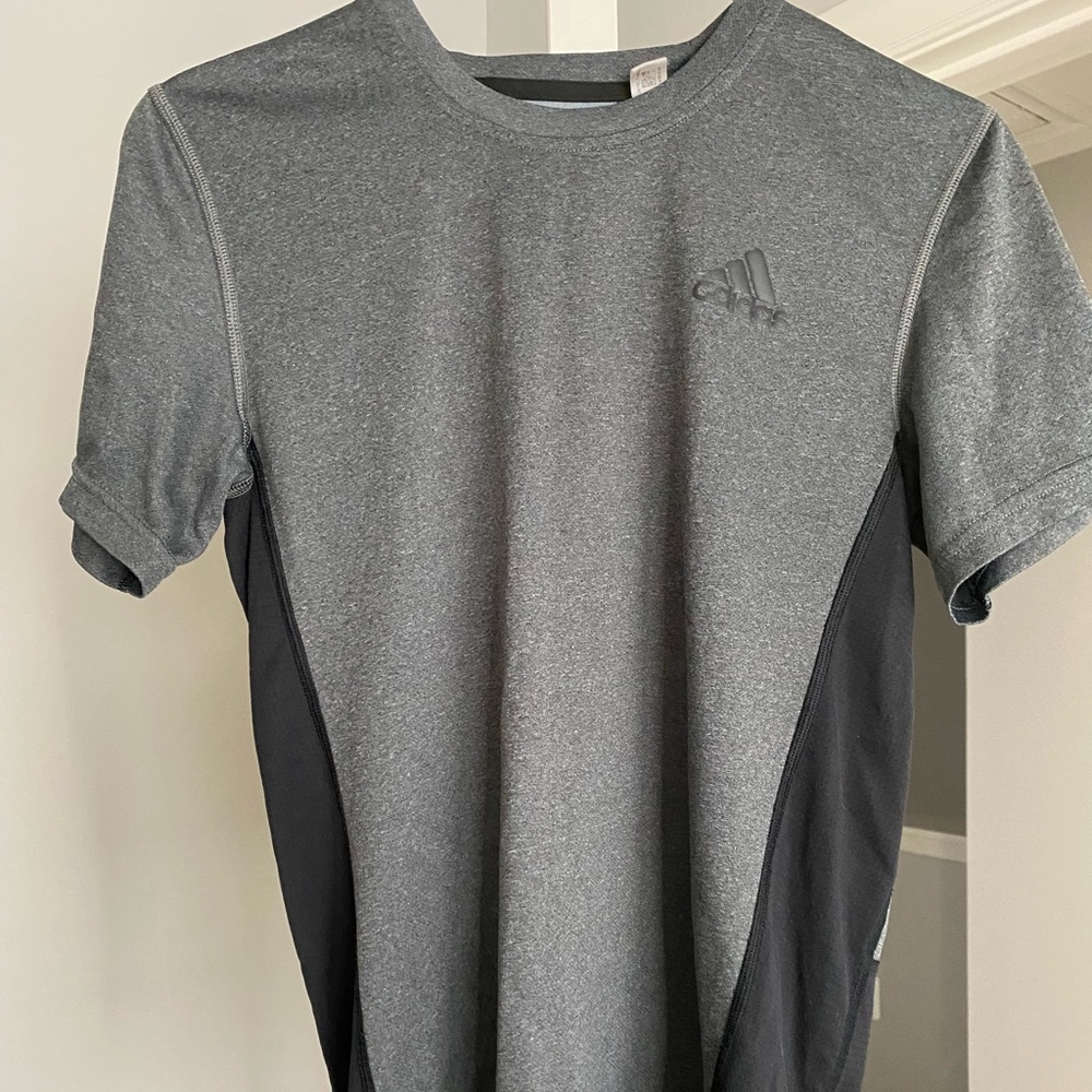 Adidas Men’s Active shirt- SIZE: MENS S